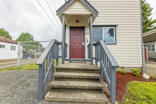 2211 17th St in Everett, WA - Building Photo