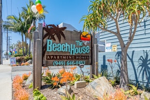 Beach House Apartments in Newport Beach, CA - Building Photo