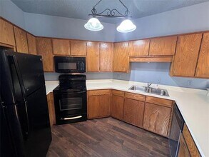 1509 N Grant Dr in Sherman, TX - Building Photo - Building Photo