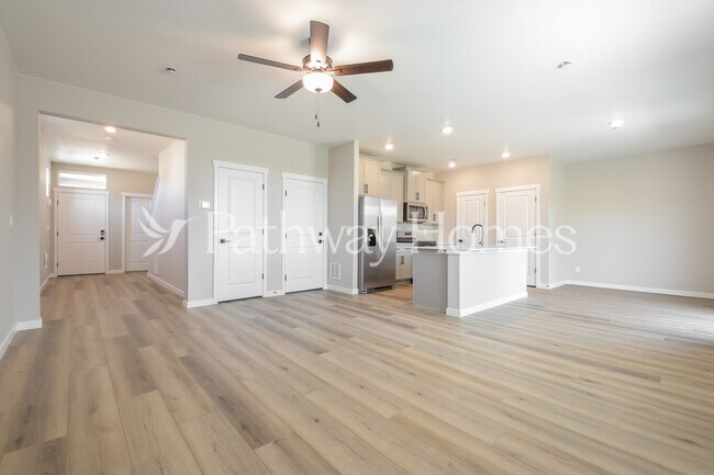 9461 Yampa St in Commerce City, CO - Foto de edificio - Building Photo