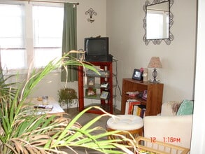 15 Homer St, Unit 2 in New Bedford, MA - Building Photo - Building Photo