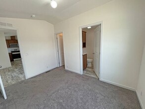 1453 Elizabeth St in Coalinga, CA - Building Photo - Building Photo