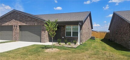 6812 Toby St in Bentonville, AR - Building Photo - Building Photo