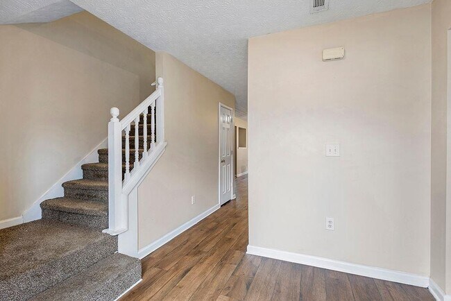 60 Creekview Blvd in Covington, GA - Building Photo - Building Photo
