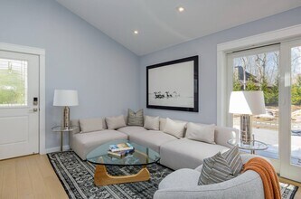 30 Hampton Ct in Bridgehampton, NY - Building Photo - Building Photo