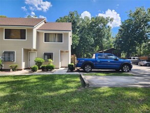 6161 SW 8th Ln in Gainesville, FL - Building Photo - Building Photo