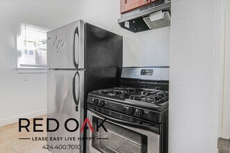 206 S Coronado St in Los Angeles, CA - Building Photo - Building Photo