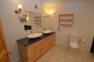 27 Fayette St, Unit 401 in Beverly, MA - Foto de edificio - Building Photo