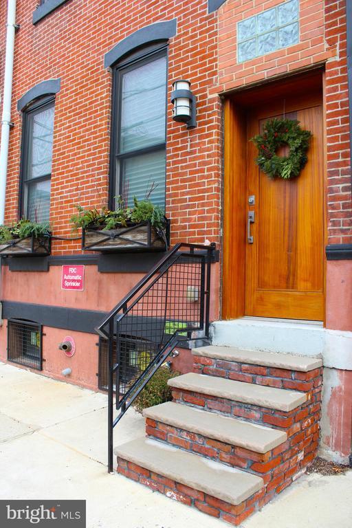 property at 1247 E Columbia Ave