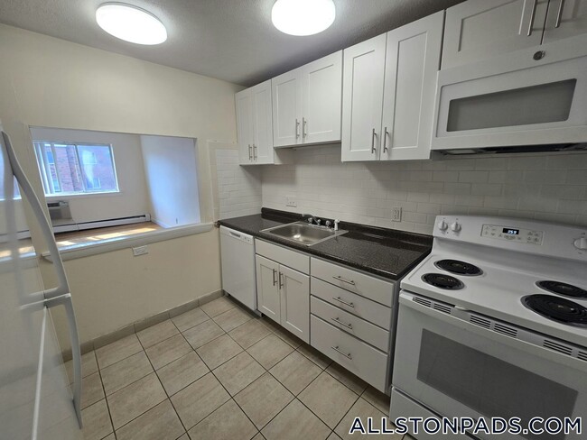 84 Gardner St in Boston, MA - Building Photo - Building Photo