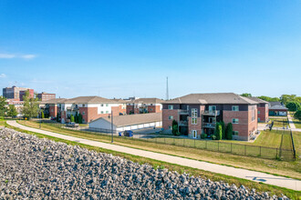 Riverwalk Residences in Waterloo, IA - Foto de edificio - Building Photo