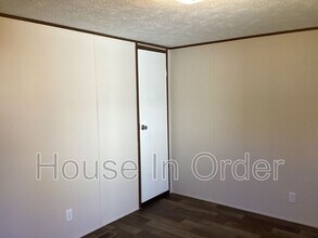 109 Shamrock Park Dr in Landrum, SC - Building Photo - Building Photo
