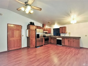 9323 S M St in Tacoma, WA - Foto de edificio - Building Photo