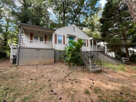468 Birney St NE in Marietta, GA - Building Photo