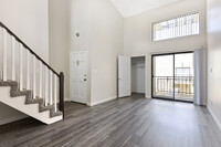 Chatsworth Plaza Apartments in Chatsworth, CA - Building Photo - Building Photo