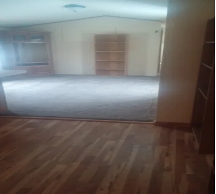 14876 Washington Rd in West Burlington, IA - Building Photo
