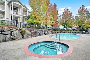 Sunrise Lane in Everett, WA - Building Photo