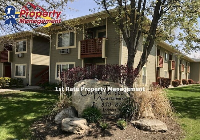 property at 870 W Belmont Cir