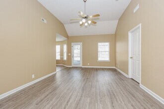 1238 Shannon Ln in La Vergne, TN - Building Photo - Building Photo