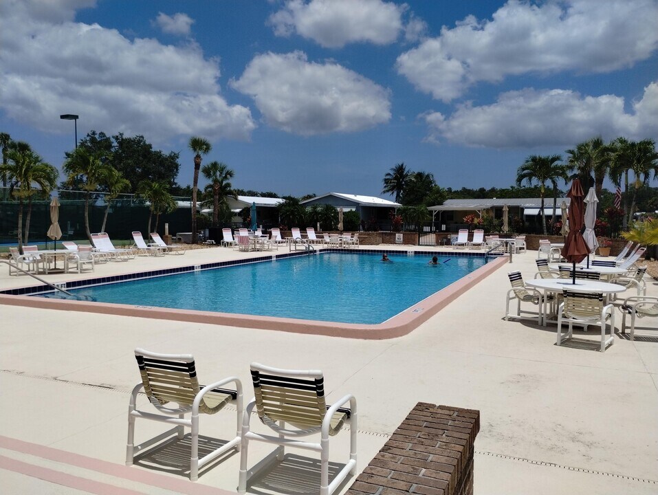 2578 SW Thunderbird Trail in Stuart, FL - Building Photo
