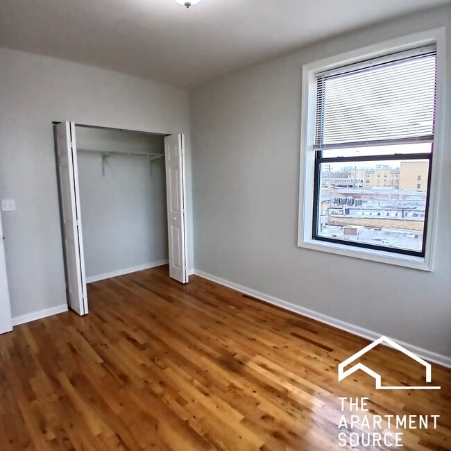 property at 7606 N Paulina St