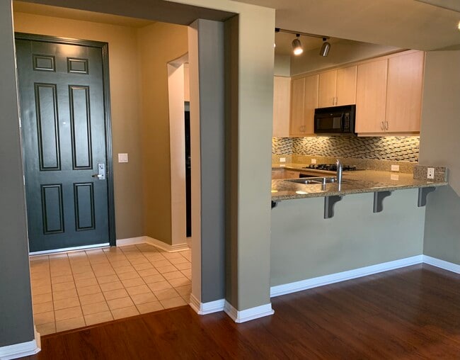 8355 Station Village Ln, Unit 4414 in San Diego, CA - Building Photo - Building Photo
