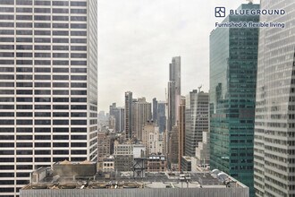 70 W 45th St in New York, NY - Building Photo - Building Photo