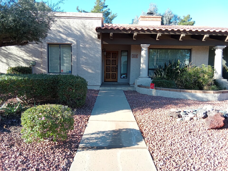 9008 N 83rd St in Scottsdale, AZ - Building Photo