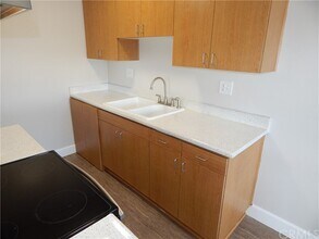 402 Nashville Ave-Unit -8 in Huntington Beach, CA - Building Photo - Building Photo