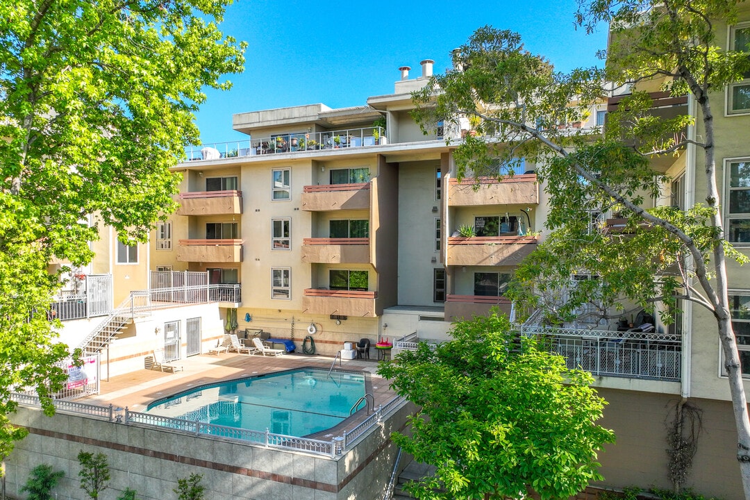 El Dorado Apartments in Oakland, CA - Building Photo