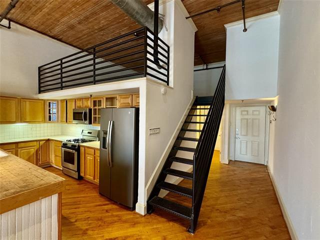 property at 3026 Commerce St