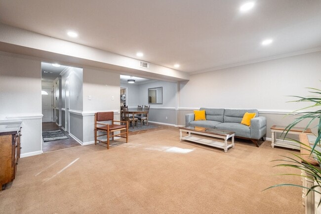 6553 New Market Way in Raleigh, NC - Building Photo - Building Photo