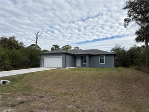 6018 Acorn Cir in La Belle, FL - Building Photo - Building Photo