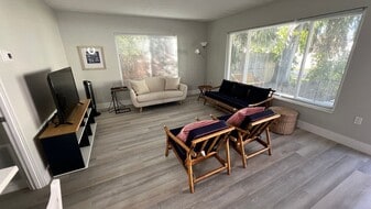 974 Tennessee Ln in Sarasota, FL - Building Photo