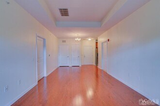 843 Liberty Ct in Piscataway, NJ - Building Photo - Building Photo