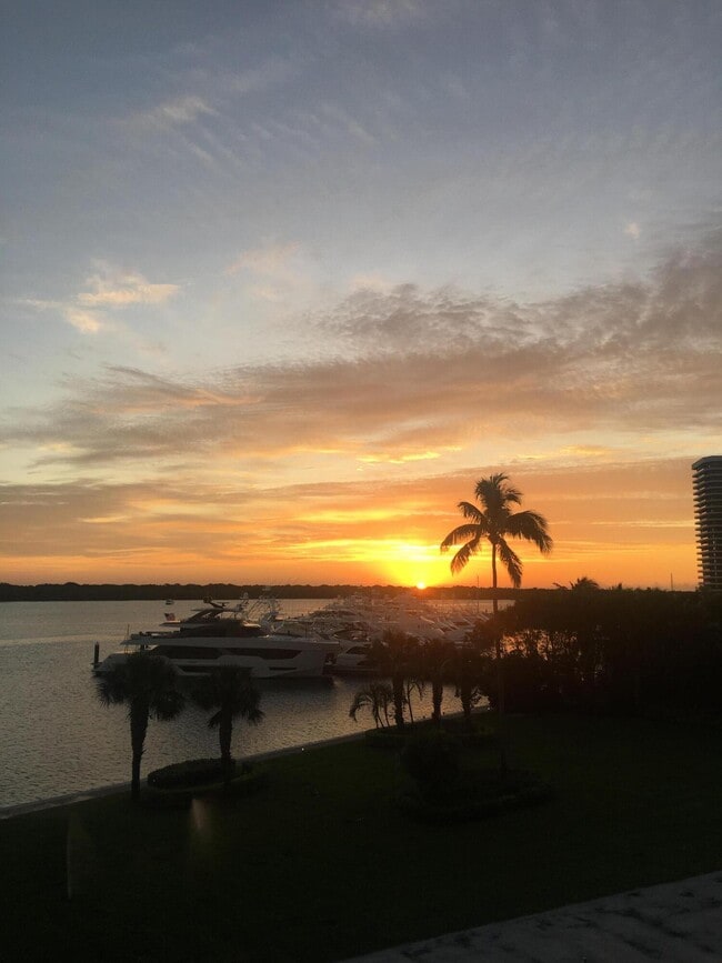 124 Lakeshore Dr in North Palm Beach, FL - Building Photo - Building Photo