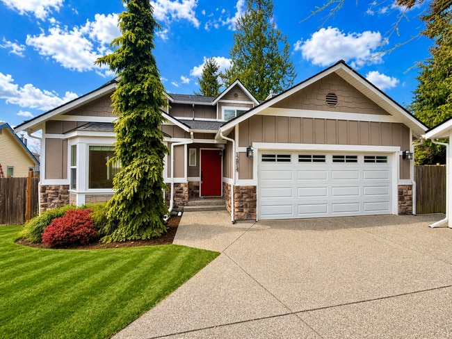 12814 NE 101st Pl in Kirkland, WA - Building Photo - Building Photo