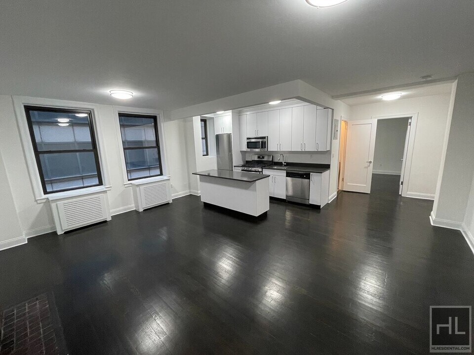 WEST 55 STREET in New York, NY - Building Photo