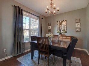 15713 Fisher Island Dr in Austin, TX - Foto de edificio - Building Photo