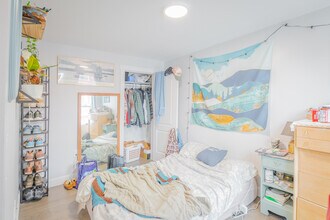 54 Brooks St, Unit 3 in Boston, MA - Foto de edificio - Building Photo