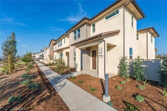 253 Westdale in Irvine, CA - Building Photo - Building Photo