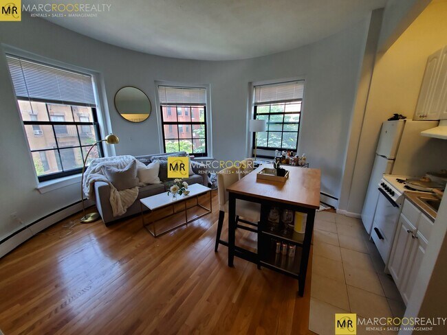 183 Saint Botolph St, Unit 4