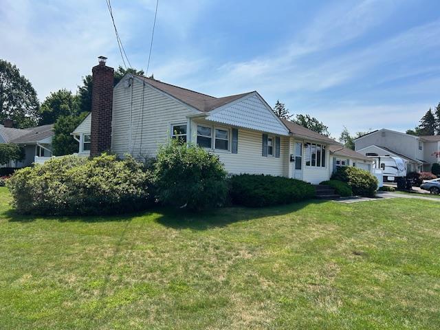 27 1/2 Greenway Dr in Syosset, NY - Building Photo - Building Photo