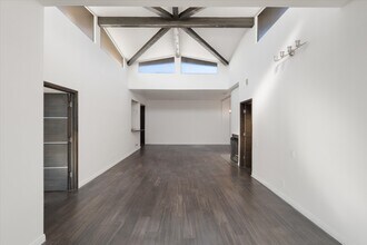 2175 S Beverly Glen Blvd, Unit 403 in Los Angeles, CA - Building Photo - Building Photo