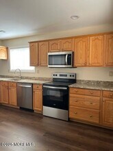 222 Medford Ct in Englishtown, NJ - Building Photo - Building Photo