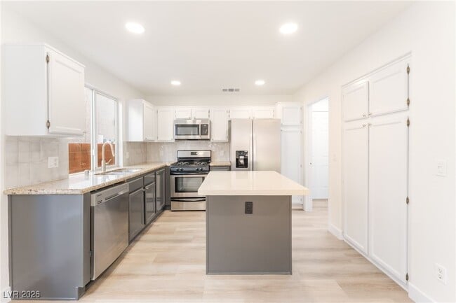 1813 Navajo Lake Way