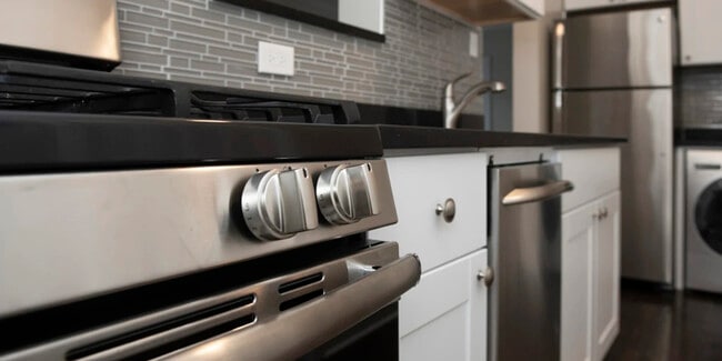 730 W Roscoe St, Unit 724-1S in Chicago, IL - Building Photo - Building Photo