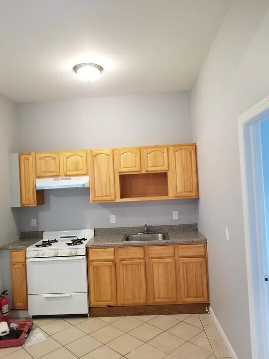 18 Willoughby St in Newark, NJ - Building Photo