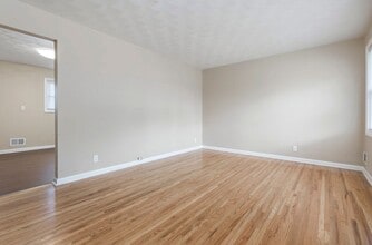 3857 Darlene Dr in Louisville, KY - Building Photo - Building Photo