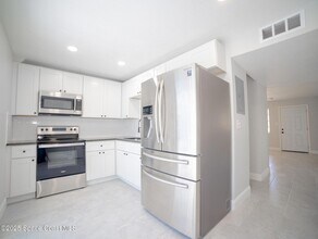 230 W Towne Pl in Titusville, FL - Building Photo - Building Photo